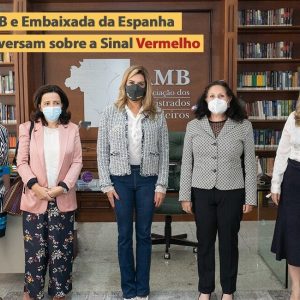 AMB avança na implantação internacional da Campanha Sinal Vermelho