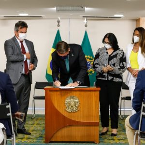 Pacote Basta é sancionado pelo presidente Bolsonaro