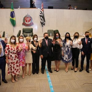 AMB participa de cerimônia de adesão da Alesp e da Facesp à Sinal Vermelho