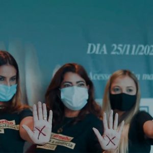 Sinal Vermelho: empresa doa batons para salvar vidas